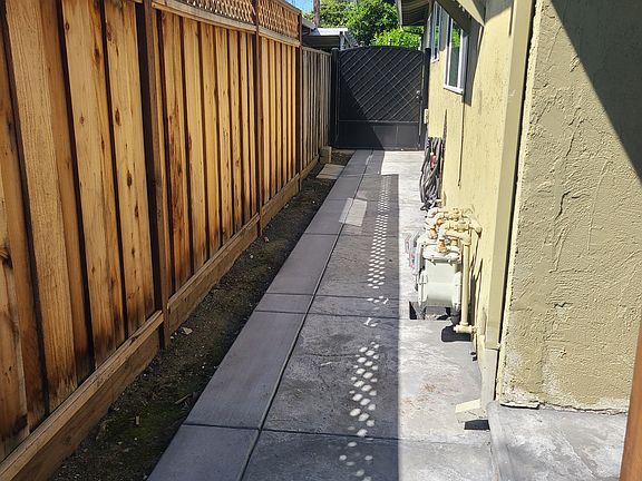 3rd image of 5683 Beswick Dr