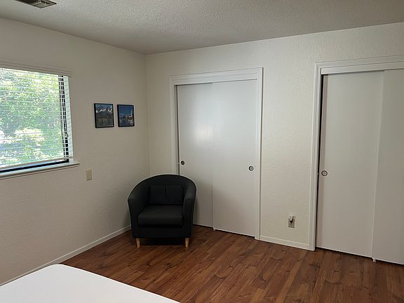 5th image of 1179 Seamas Ave