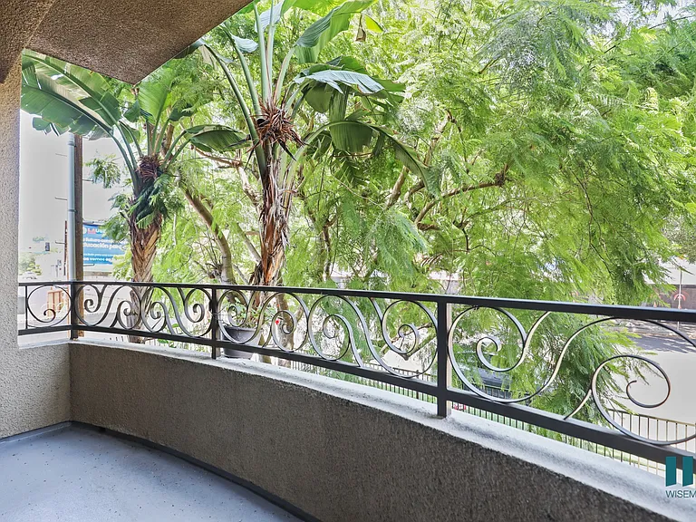 Spacious Patio with a Street View