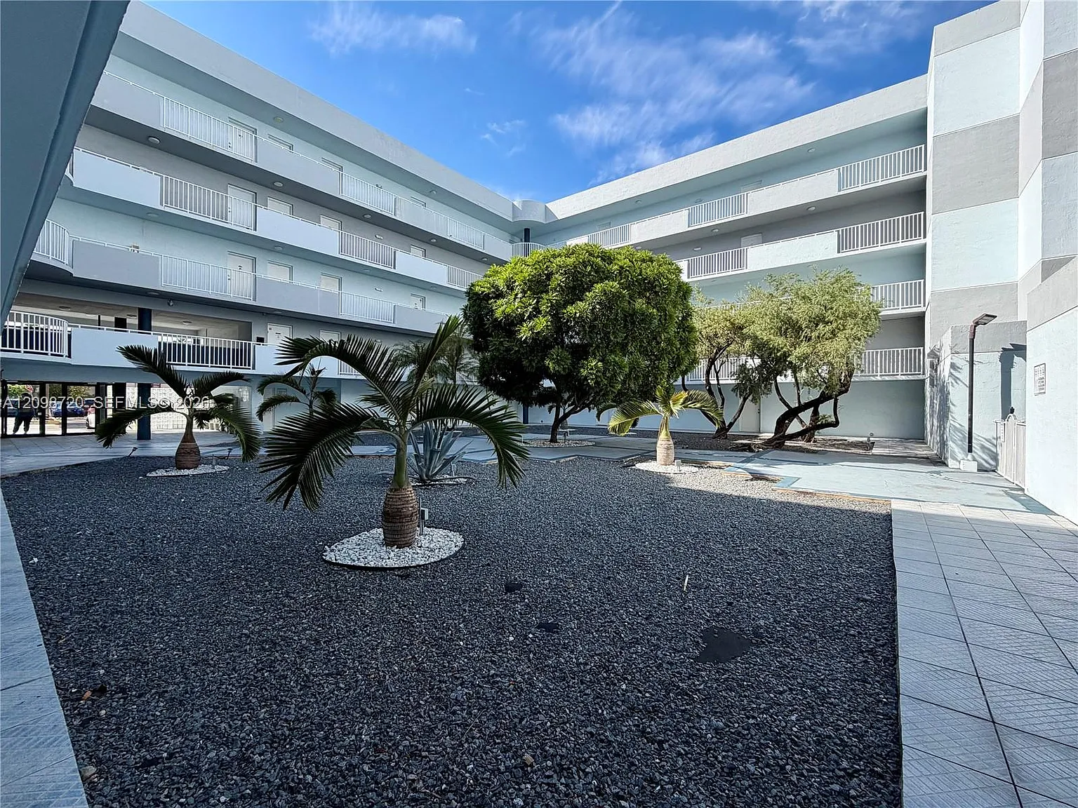 Azul At Fontainebleau Con — Photo 2