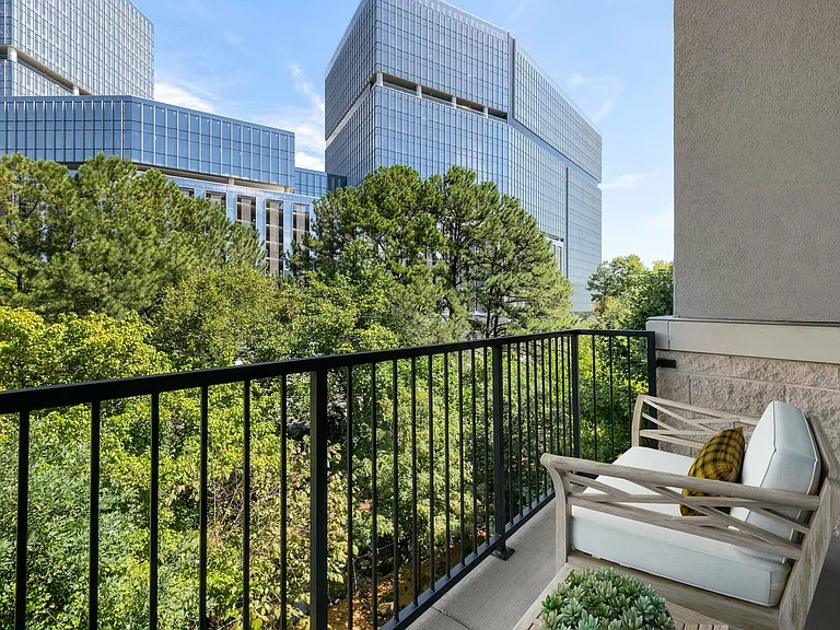 1160 Hammond Balcony