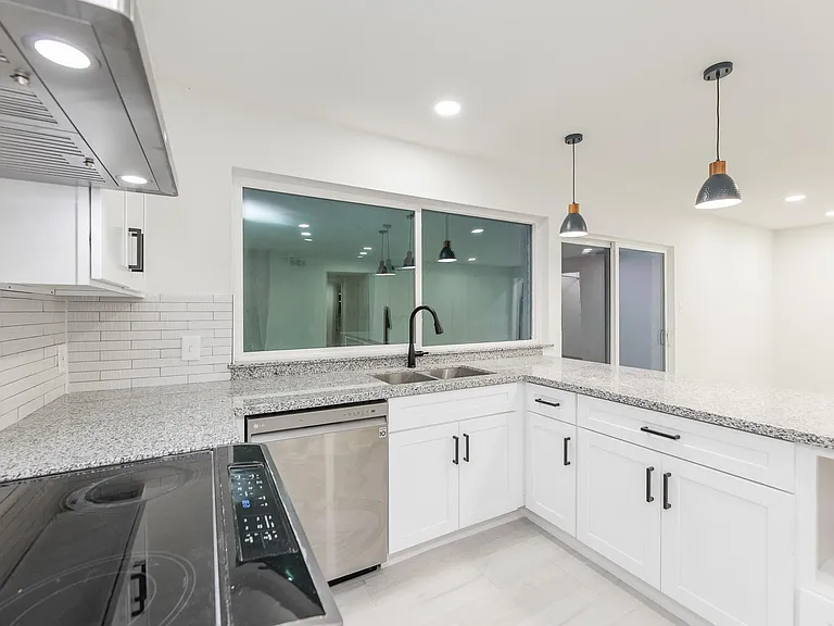 7115 Falling Waters Dr — Photo 17