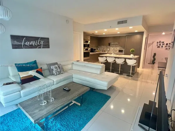 7661 NW 107th Ave APT 207, Doral, FL 33178