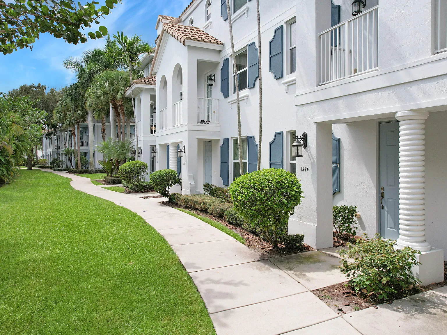 4 bed, 3.5 bath, 1880 sqft, $3,000 — Photo 1