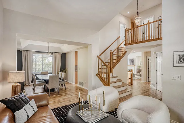 2497 Lexington St — Photo 3