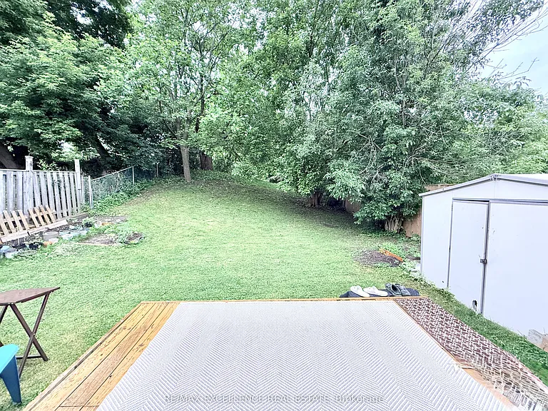 49 Woodlawn Ave — Photo 17