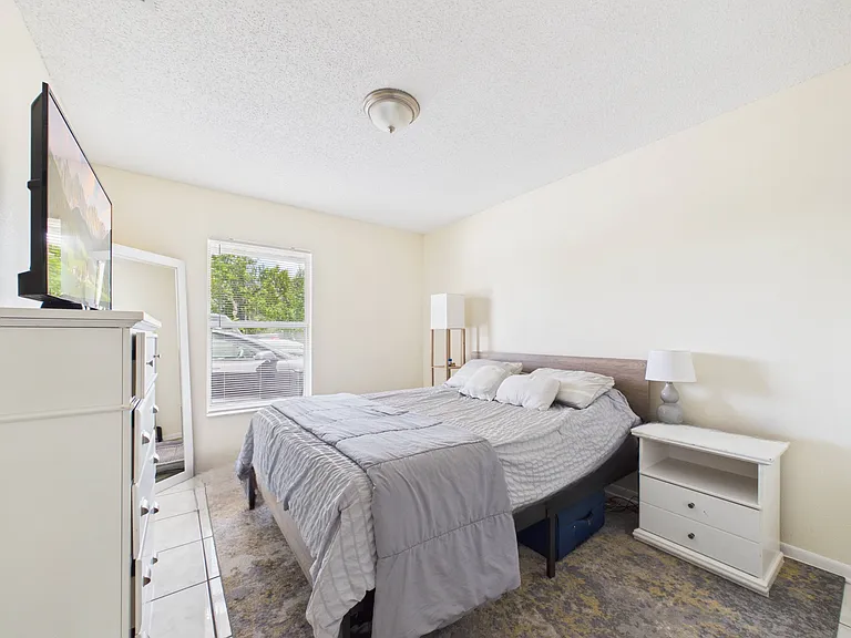 1411 E 109th Ave #B — Photo 9