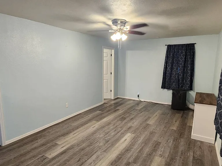 1302 S Highway 30 — Photo 2