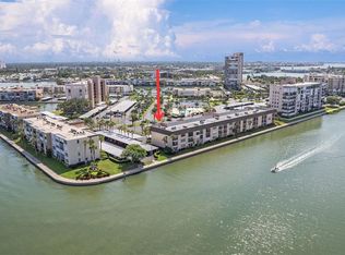 7930 Sun Island Dr S APT 101, South Pasadena, FL 33707