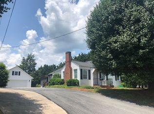 971 N Bridge St, Elkin, NC 28621