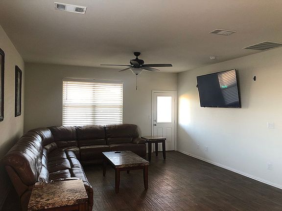 5th image of 1736 Wrigley Dr