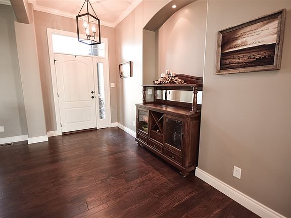 5th image of 3414 Vanesta Dr