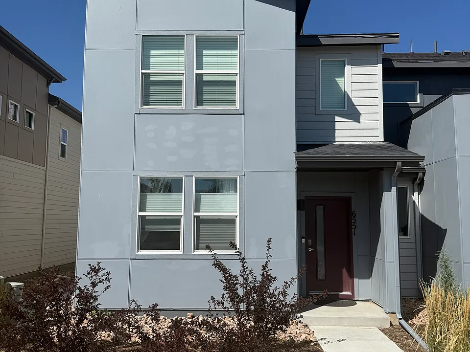 6551 N Dunkirk St