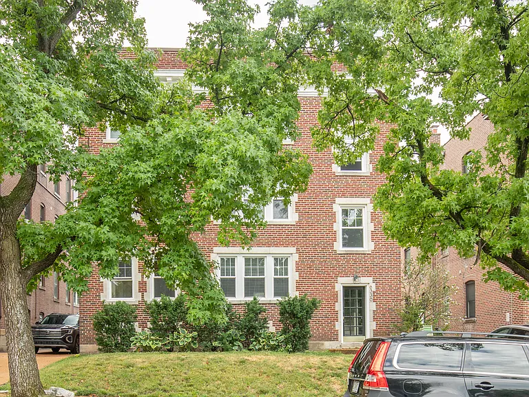 6330 Northwood Ave #2 — Photo 1