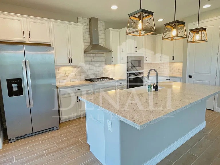 13648 N 144th Dr — Photo 9