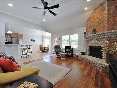 4th image of 109 Burton Hill Dr