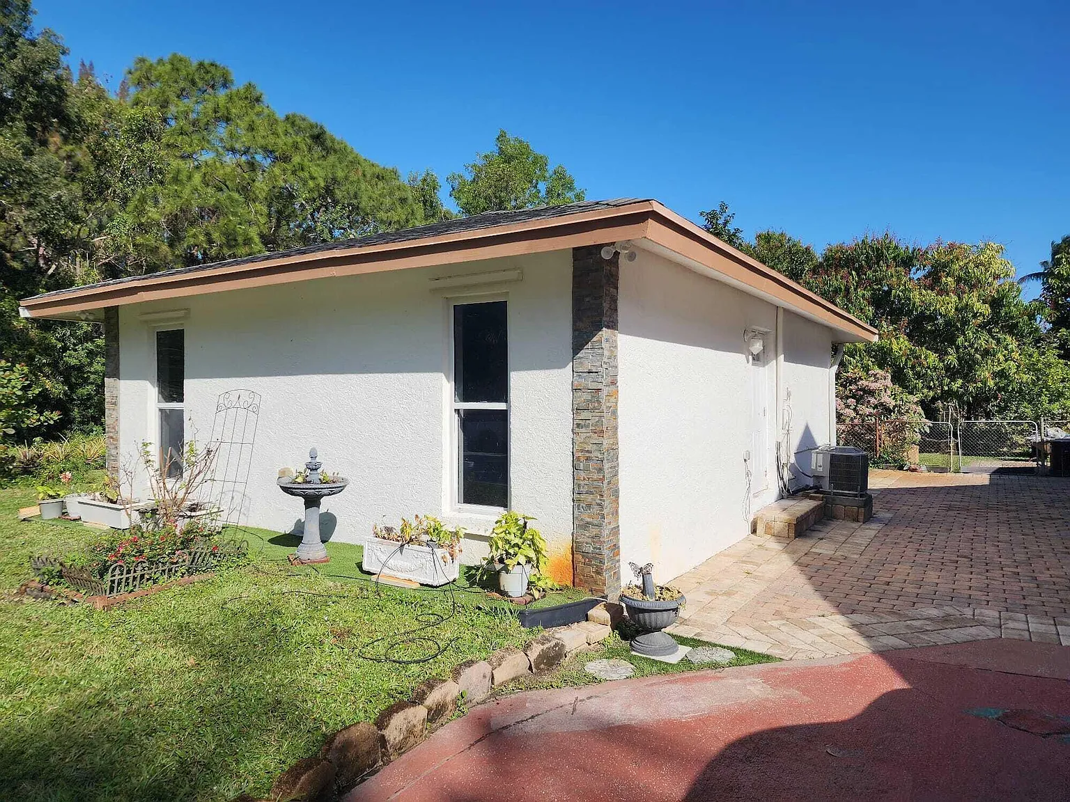 1 bed, 1.0 bath, 550 sqft, $1,895 — Photo 1