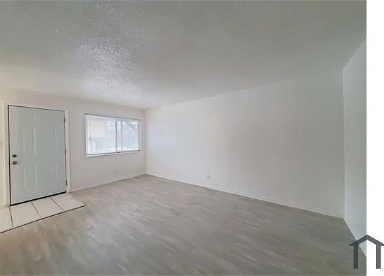 2nd image of 1524 Valle Vista Ave #1524