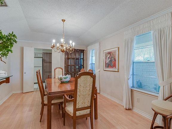 4th image of 3409 Plantation Dr
