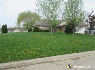 8200 Henderson Ridge Dr, Mooresville, IN 46158