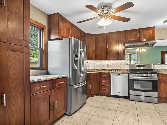 5th image of 327 W Hawley St