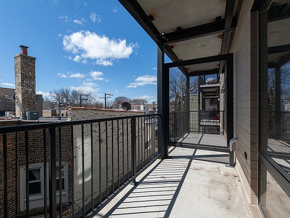 5th image of 2407 W Eastwood Ave APT 408