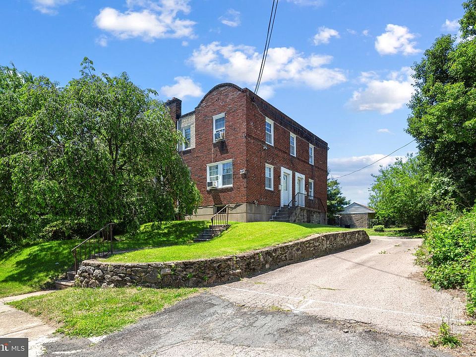 1st image of 620 W Park Ln