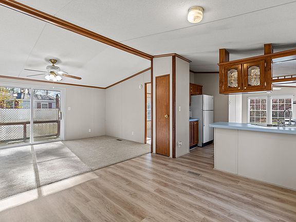 3rd image of 8 Castine Drive