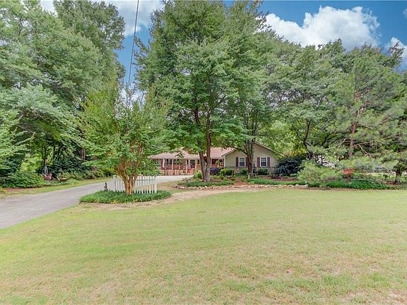 4th image of 2521 Stone Dr SW