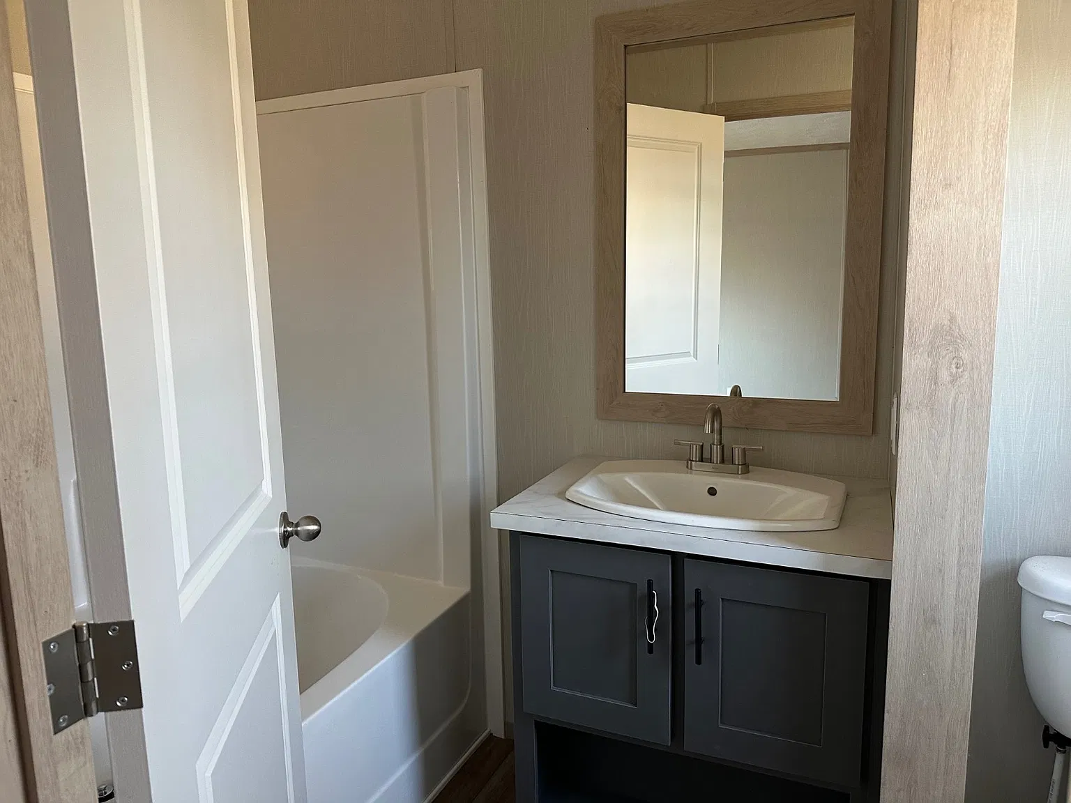 3 bed, 2.0 bath, $1,435 — Photo 4