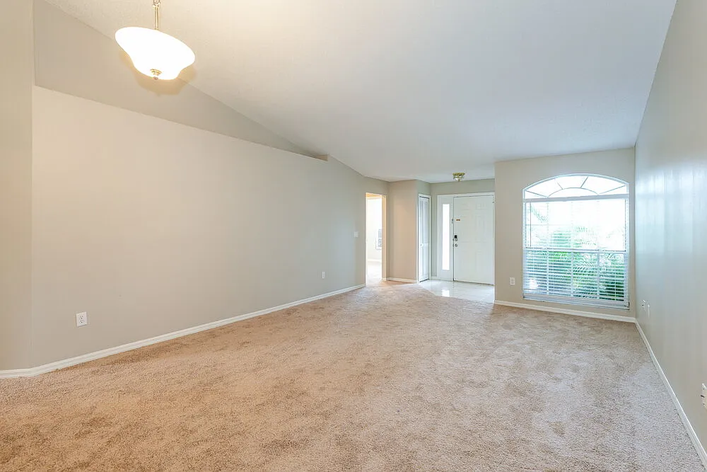 3 bed, 2.0 bath, 1626 sqft, $2,295 — Photo 3