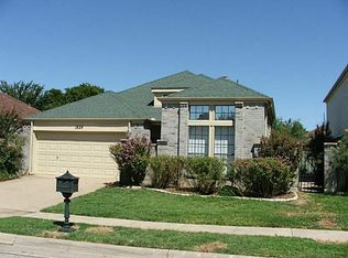 1929 Realistic Dr, Bedford, TX 76021