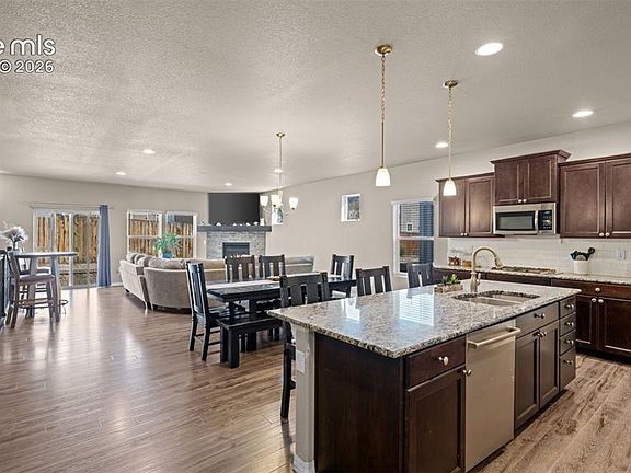 4th image of 7158 New Meadow Dr