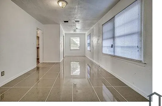 7328 Bloxham Ave — Photo 3
