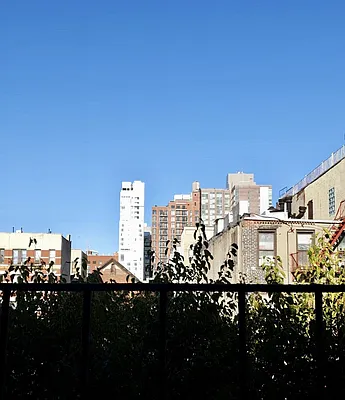 Rented by Compass | media 10