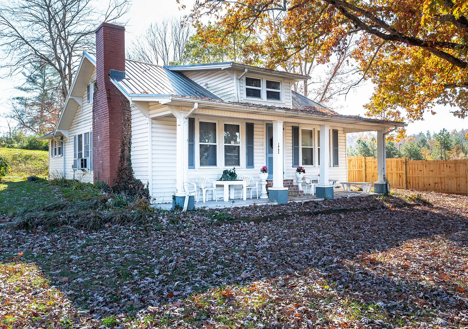 Grannys Place Country Cottage - Pets Allowed! — Photo 2