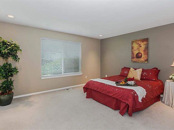 3rd image of 5016 23rd Ave NW