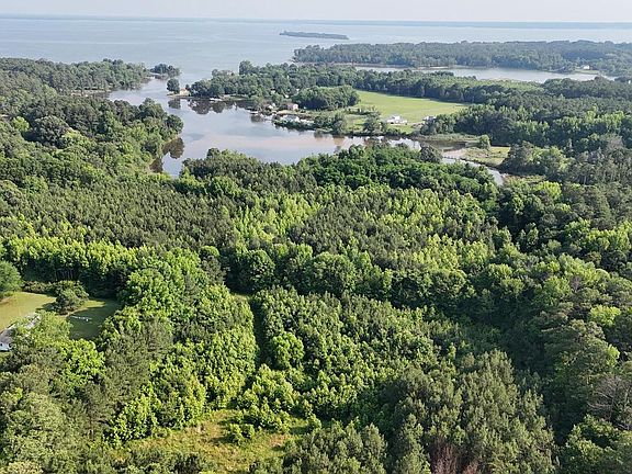 3rd image of 21047 Abell Rd