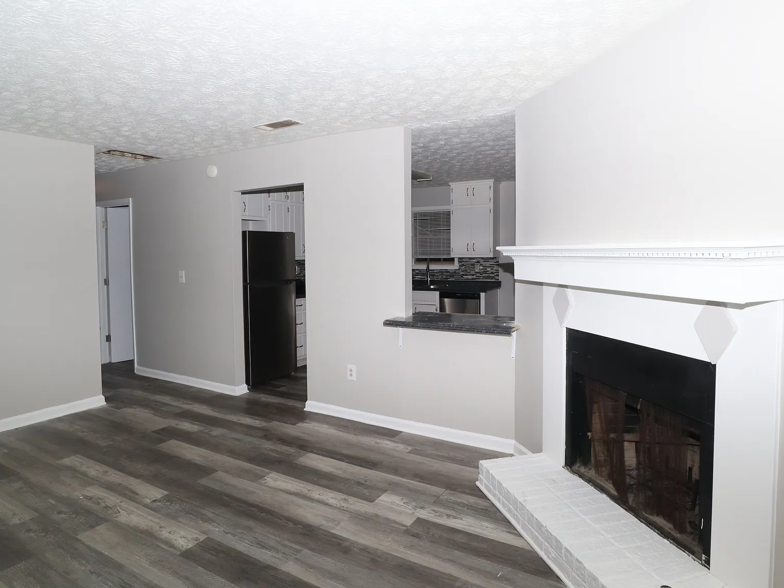 3 bed, 1260 sqft, $1,500 — Photo 3