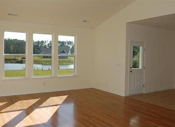 Cumberland Family Room & Breakfast