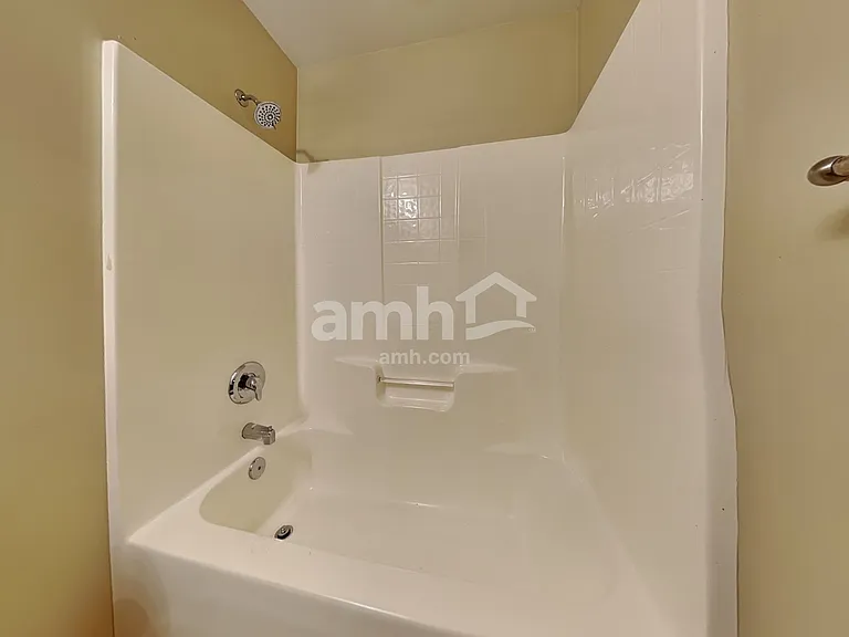 409 Lakewind Dr — Photo 18