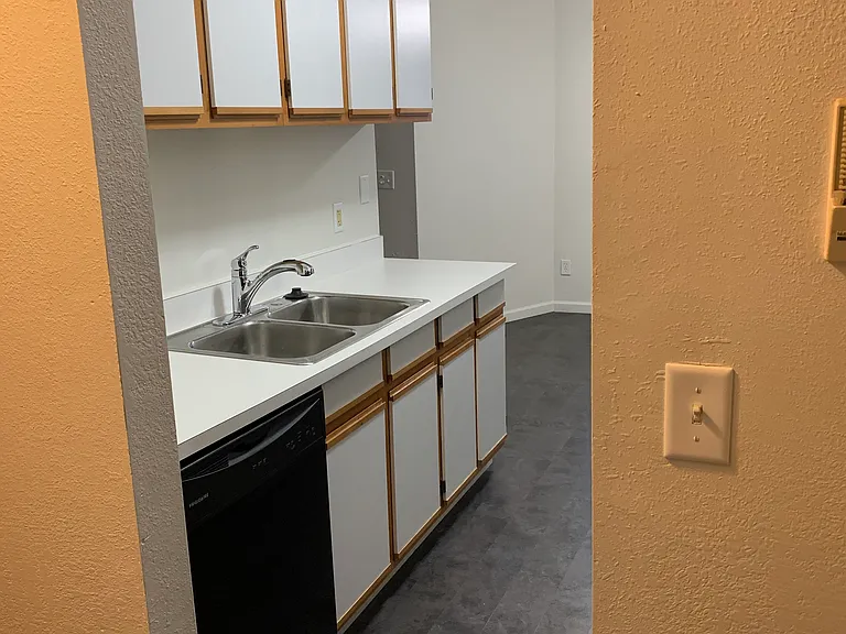 Sherloch Forest Apartments — Photo 17