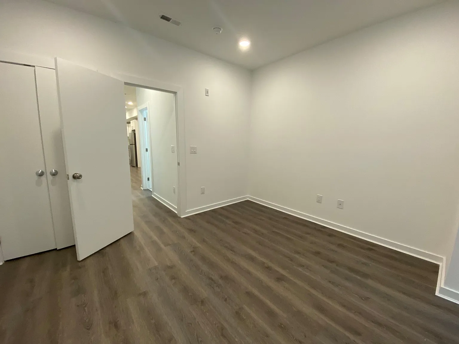 2 bed, 840 sqft, $1,350 — Photo 3
