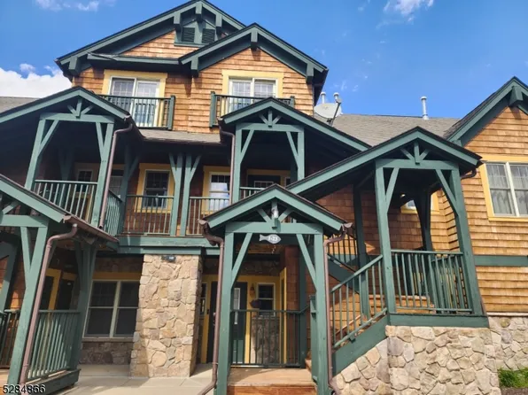 1-23 Pine Cres BLDG 1 #23, Vernon Twp., NJ 07462