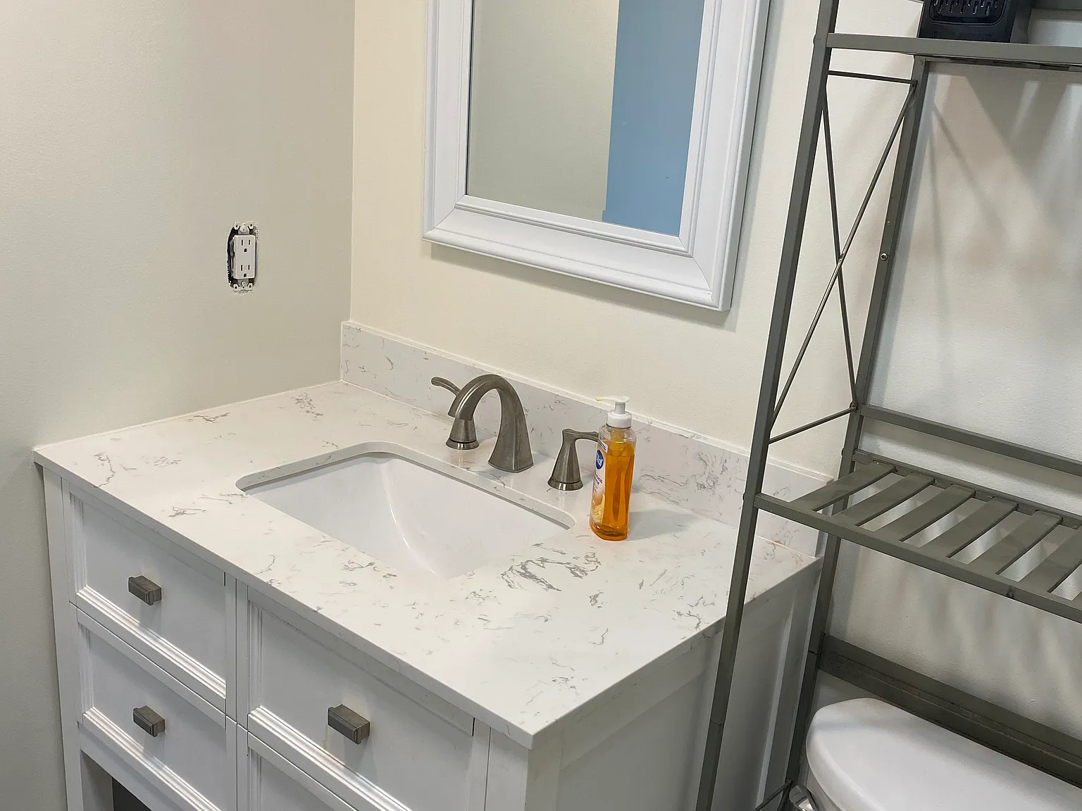 Studio, 250 sqft, $1,800 — Photo 4