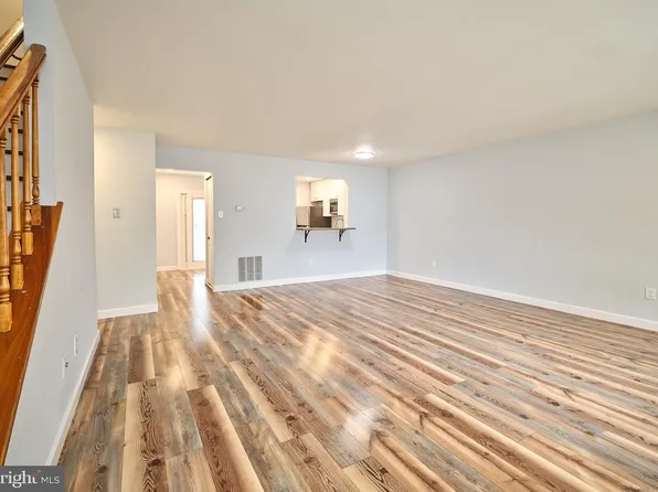 123 Carousel Cir, Doylestown, PA 18901