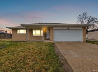 17491 Loranger St, Clinton Township, MI 48038