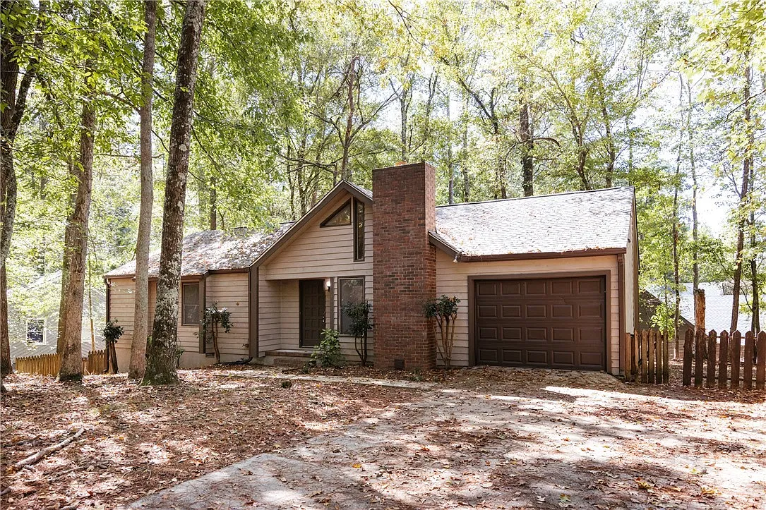 3 bed, 2.0 bath, 1368 sqft, $1,800 — Photo 1