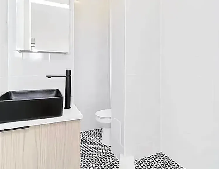 208 E 6th St #21 — Photo 6