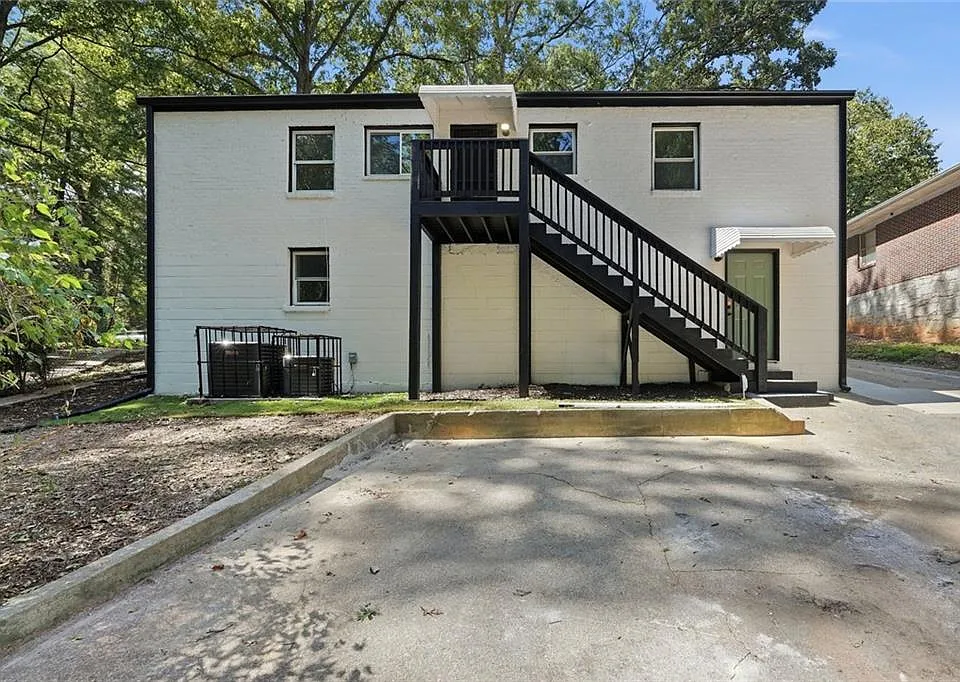 1242 Centra Villa Dr SW #BASEMENT